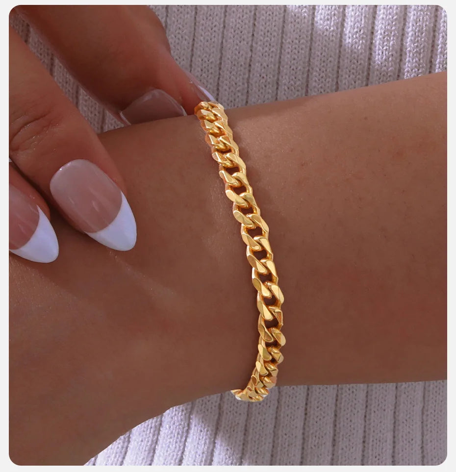 Vnox 6mm Flat Cuban Chain Bracelets for Women Girls, Macrame Edge Curb Links Bracelet,Gold Plated Stainless Steel with K18 Stamp.