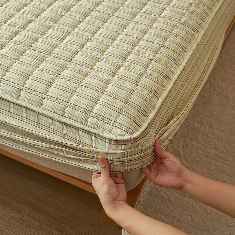 For High-Quality Quilted Plaid Mattress Cover,Mattress Protector,- Antibacterial, Breathable,Comfortable for Fresh Sleep Experie.