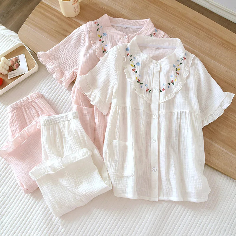 Spring and summer 2025 new women's pajama suit 100% cotton crepe short-sleeved capris embroidered round-neck household clothes.