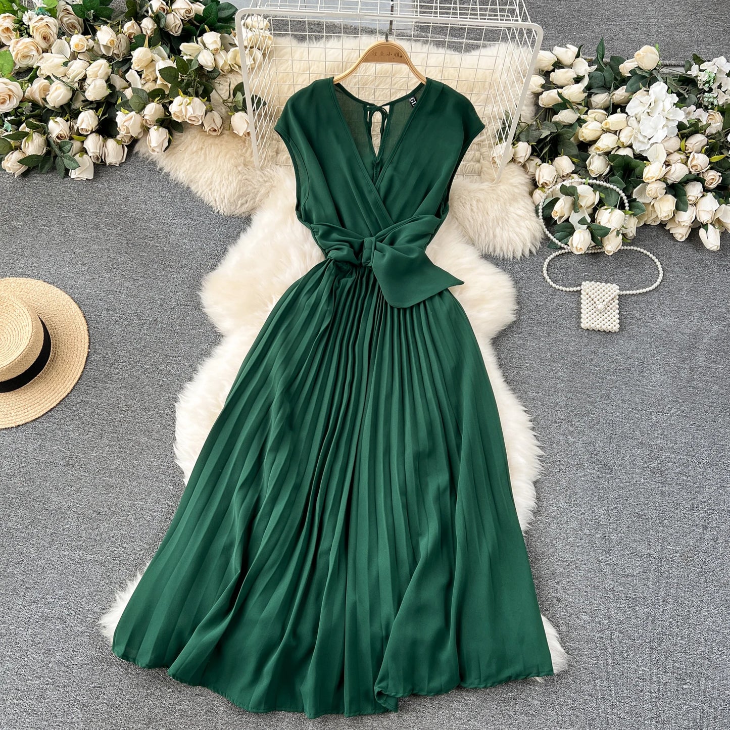 Französisch Vintage elegante Plissee Vneck Kleid A-Linie Mode Chiffon Frühling Herbst ärmellose Vestidos Frauen kleider