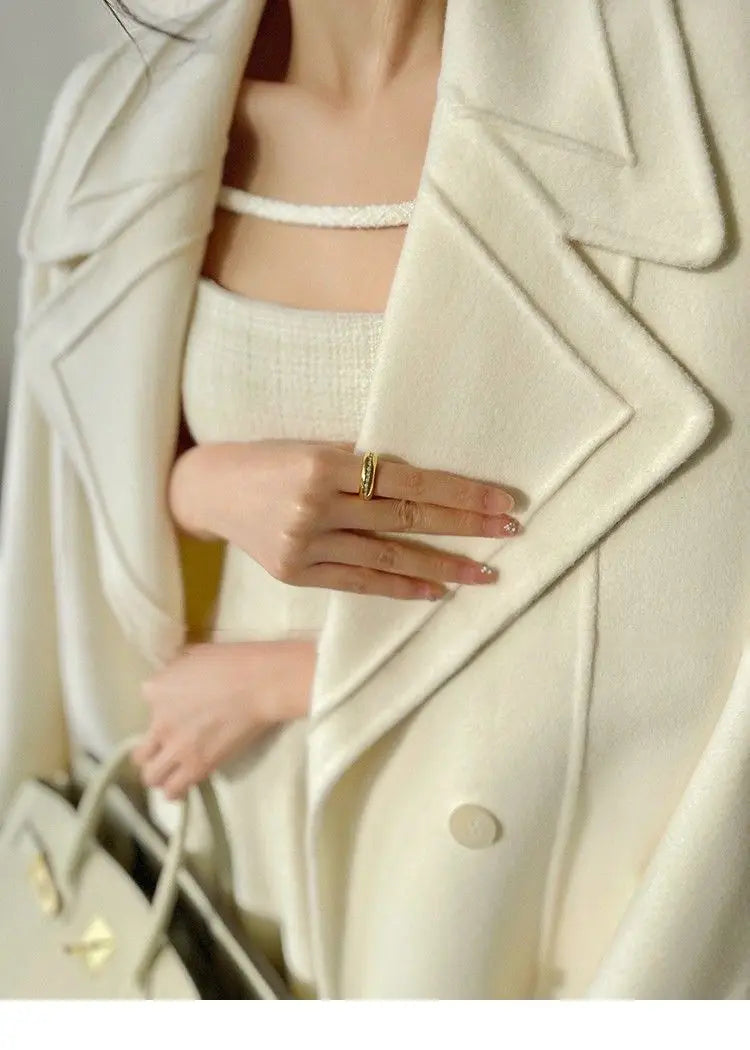 Weißer Mantel im französischen Stil, High-End-Temperament, Herbst-Winter, langer Wollmantel, 2025, neuer Damen-Wollmantel, modische lose Oberbekleidung.