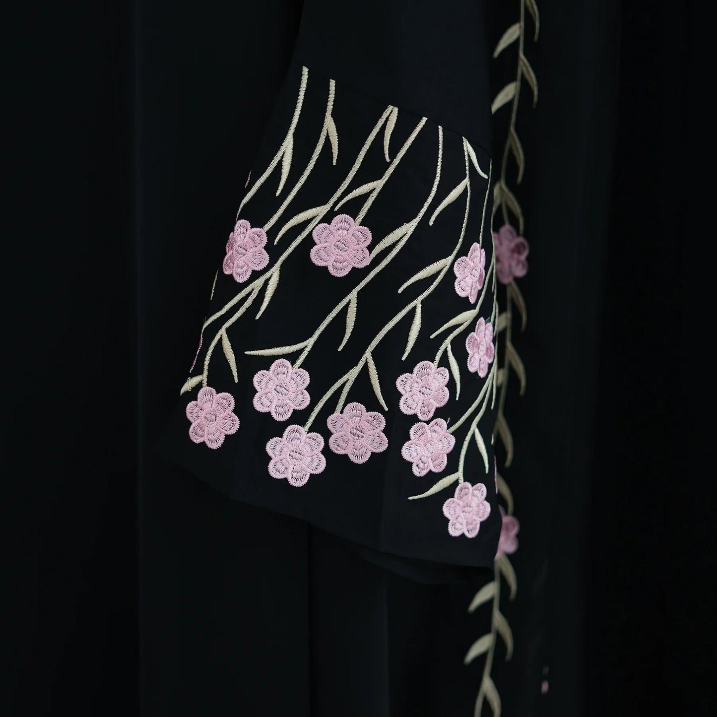 Islamic Clothes Black Flower Embroidery Abayas for Women Dubai Cardigan Muslim Saudi Open Abaya Kimono Luxury Hijab Dress Kaftan.