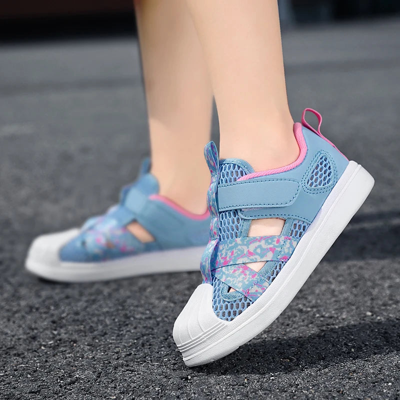 Summer Breathable Kids Sandals Boy and Girl Fashion Sneakers Lightweight Non Slip Walking Shoes Comfortable Sport Shoes.
