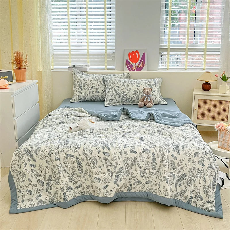 Printed Thin Duvet Skin-friendly Comforter 100x150cm for Kids Quilt Soft Bedspread Summer Blanket edredones (No Pillowcase).