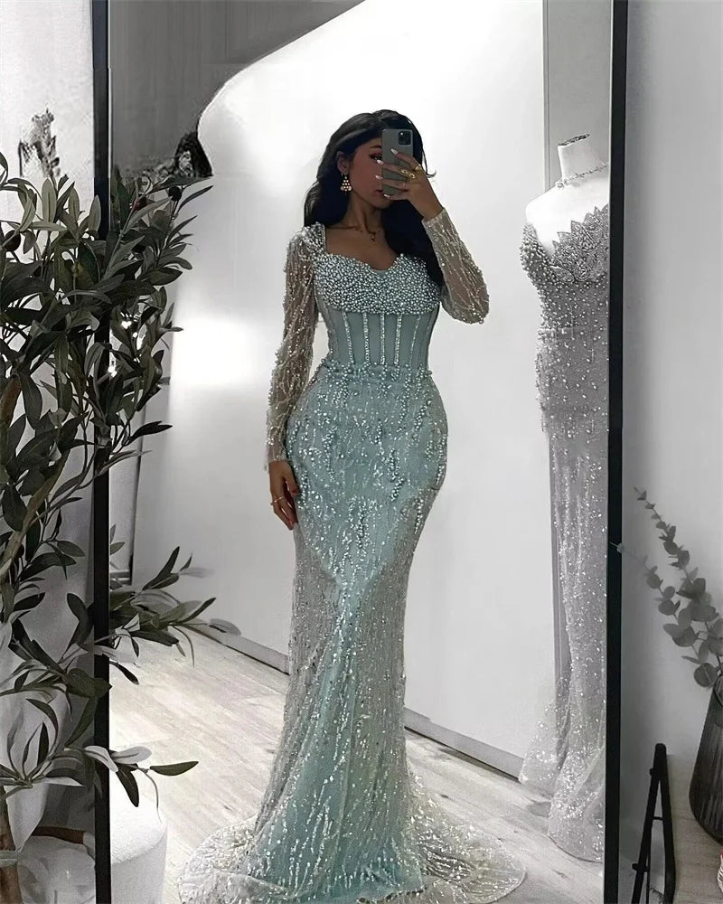 Glänzende blaue Dubai-Abendkleider 2025, mit Perlen verziert, Kristalle, Hochzeitskleid für besondere Anlässe, maßgeschneidert.