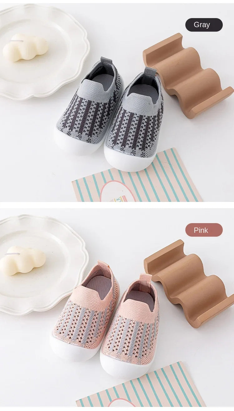Baby Walking Shoes Summer 2025 New Soft Sole Breathable Mesh Stay-On Anti-Slip Sock Shoes for Infant Boys Girls.