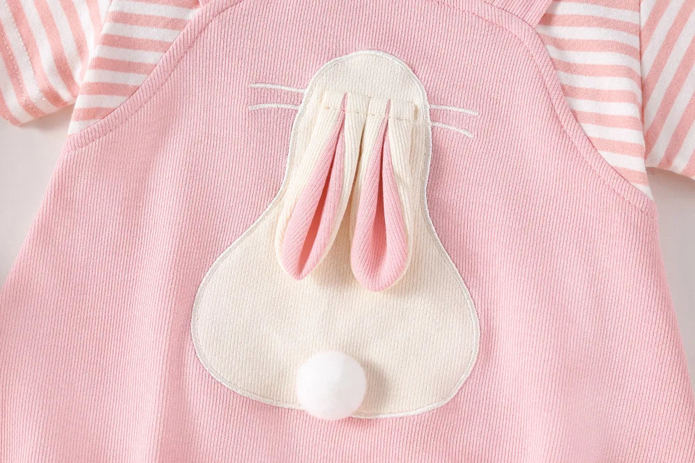 2024 Sommer Baby Mädchen Kleidung niedlichen Hasen falsch zweiteiligen Bodysuit Kleinkind Streifen Patchwork einteilige Kleidung.
