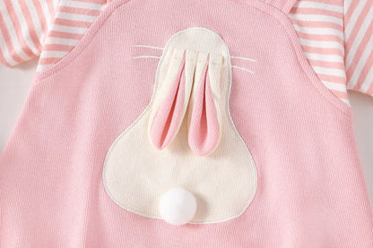 2024 Sommer Baby Mädchen Kleidung niedlichen Hasen falsch zweiteiligen Bodysuit Kleinkind Streifen Patchwork einteilige Kleidung.