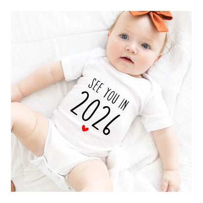 Wir sehen uns im Jahr 2026 Schwangerschaftsankündigung Baby Strampler Baumwolle Kleinkind Overall Sommer Kurzarm Neugeborene Jungen Mädchen Body.