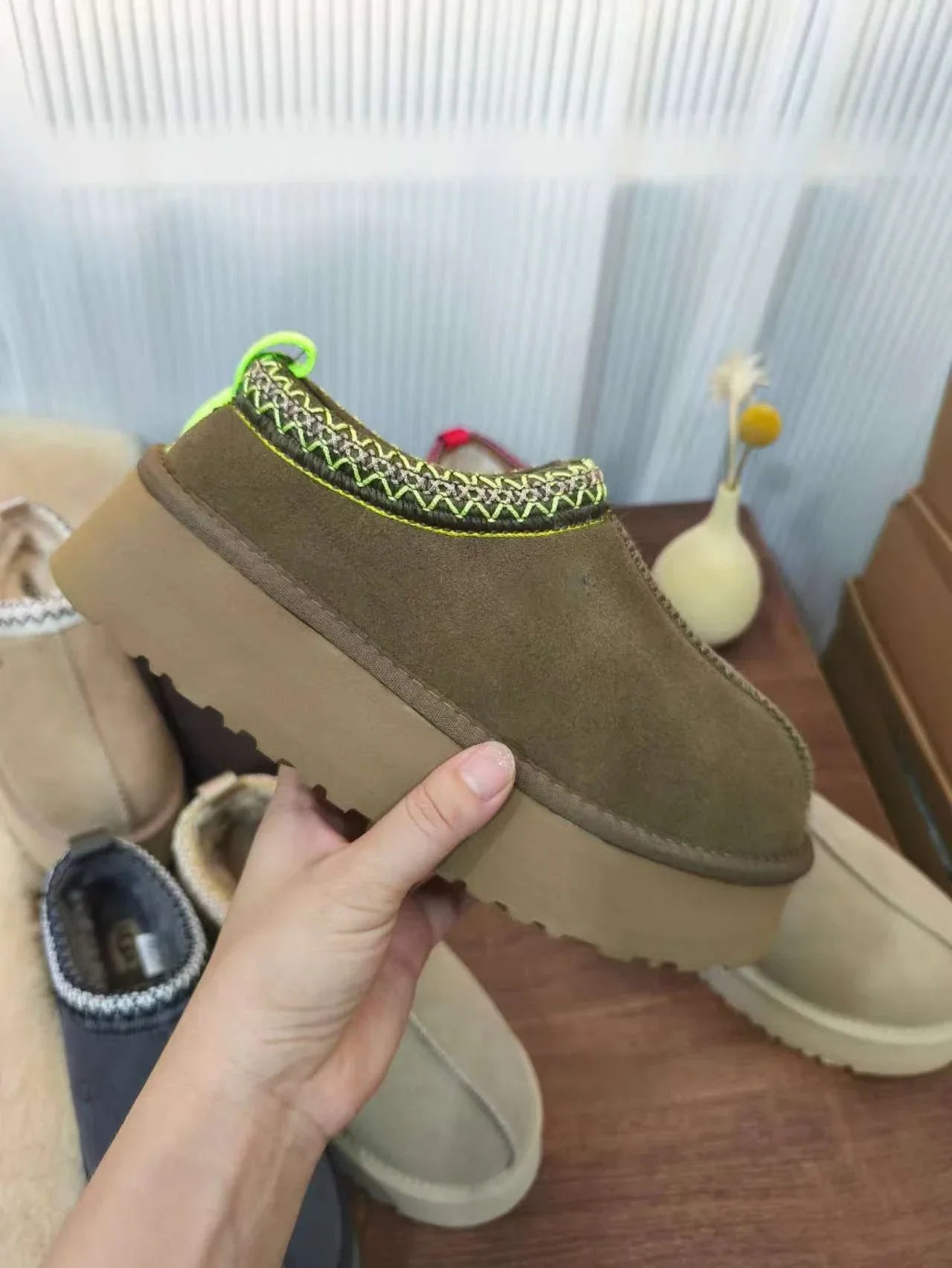 Snow boots for women - Women's wool leather boots - Winter warm fur boots - High-quality premium snow boots - 2025 model.