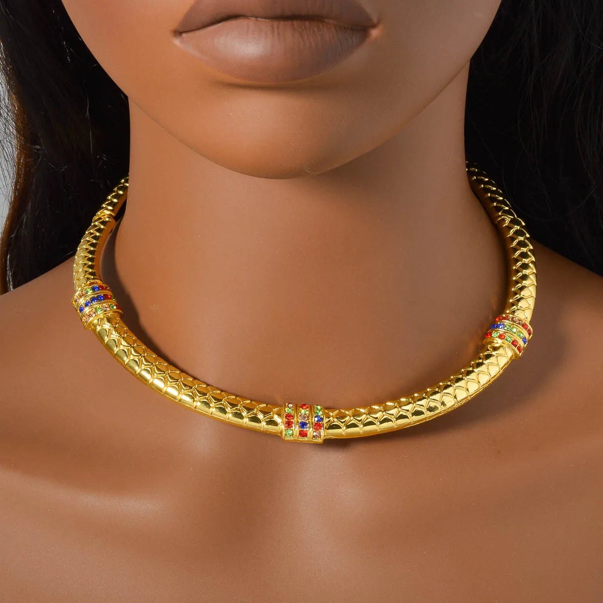 Luxury 18k Gold-Plated Women's Jewelry 4-Piece Round Necklace Bracelet Earrings Ring Gold Classic Dubai Wedding Gift.