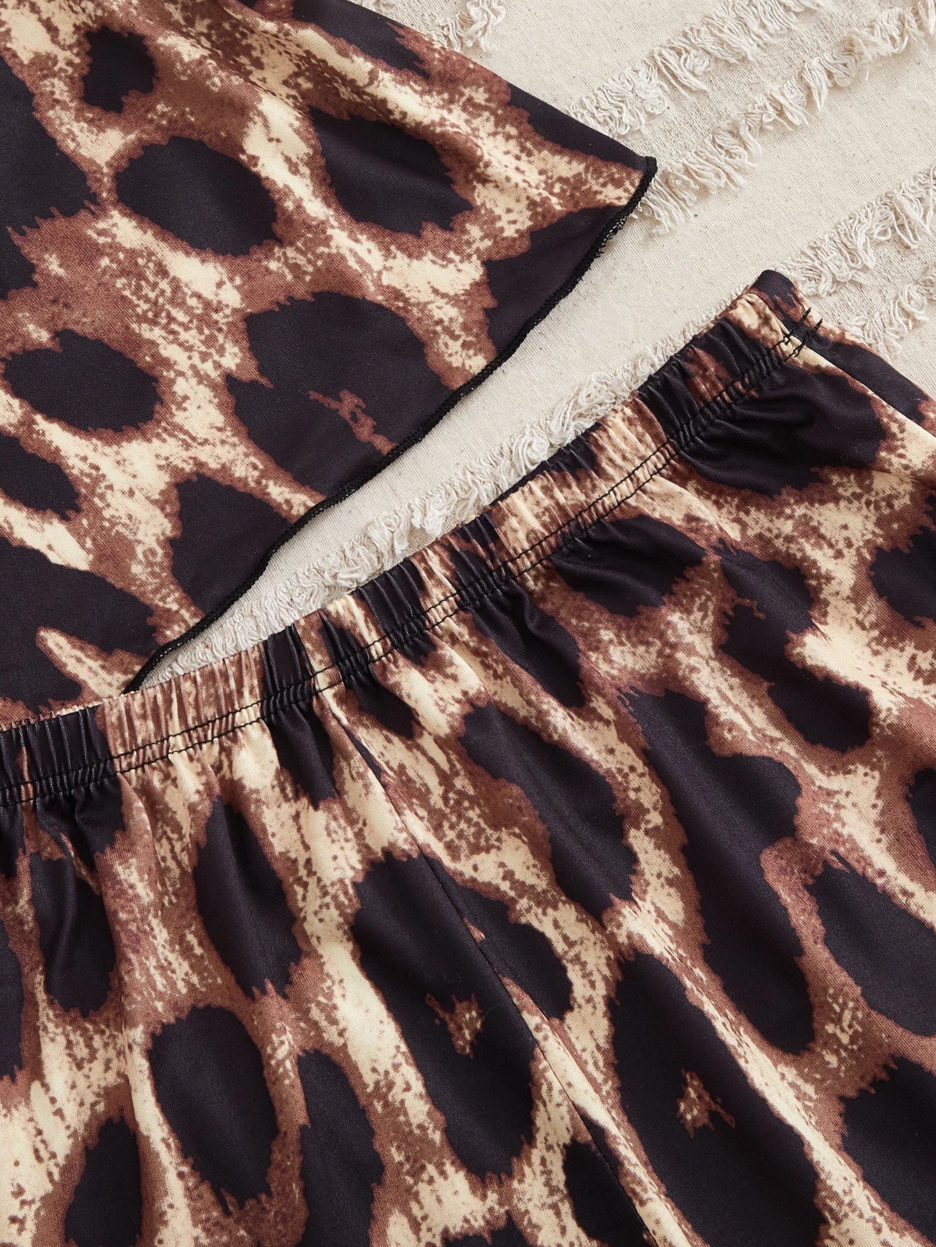 Damen-Pyjama-Set im neuen Stil, Heimkleidung, Leopardenmuster, Neckholder-Top, Shorts, lässiges Pyjama-Set.