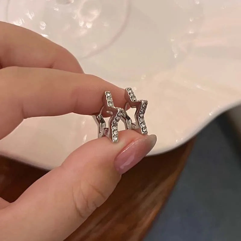 Y2K Style Hollow Pentagonal Stud Earrings for Women Personalize Star Asterism Round Ear Buckle Metal Accessories Fashion Jewelry.