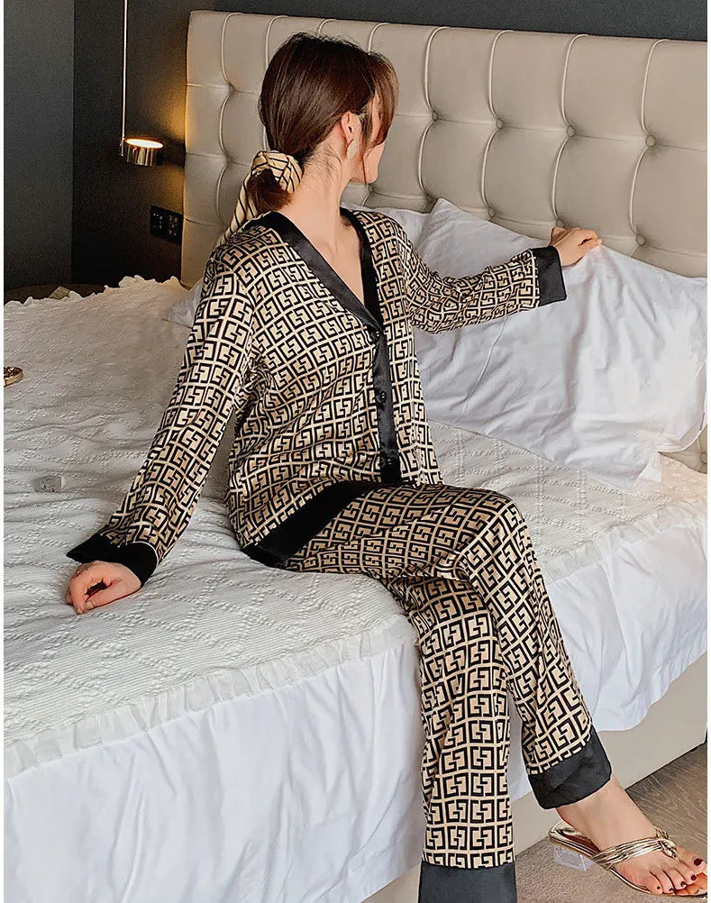 Frühling Neue Damen Eis Seide Pyjamas Homewear Set von Langarm Pyjamas Frauen Eis Seide Net Rot und Kragen Pyjamas homewear.