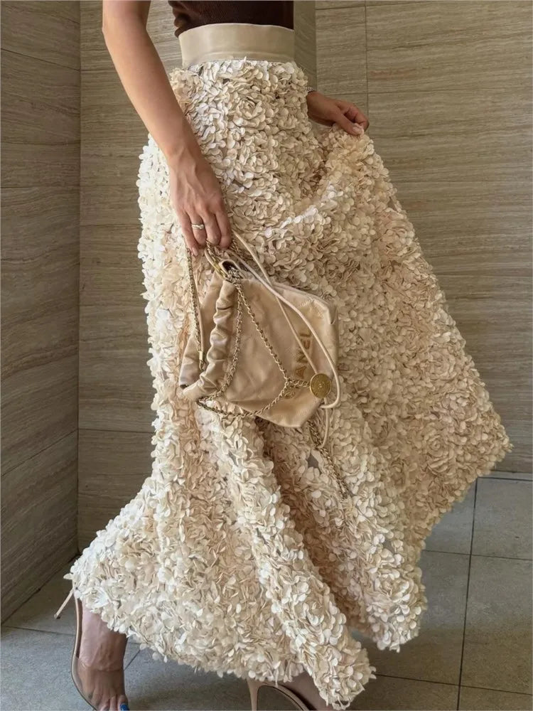 Light Luxury Evening Skirt Autumn Winter Women's Slim Fit Loose Warm Embroidered Petal Side Split Design Temperament Skirt New.