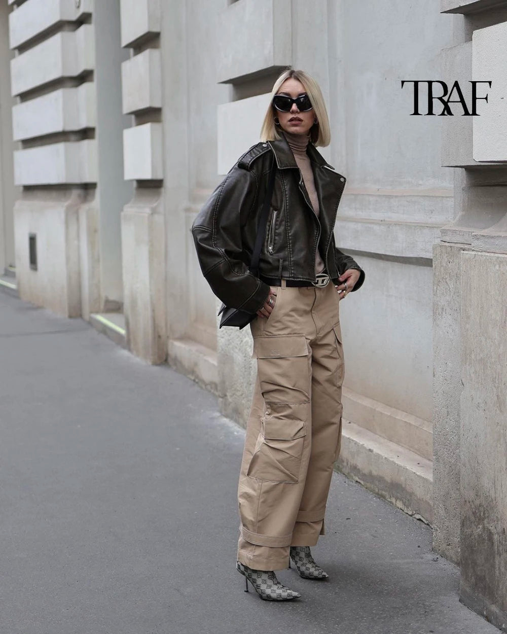 TRAF Damen Vintage lose Lederjacke Gürtel Schulter Abzeichen Zip Revers Jacke Handsome Washed Leder Motorrad Kleidung.