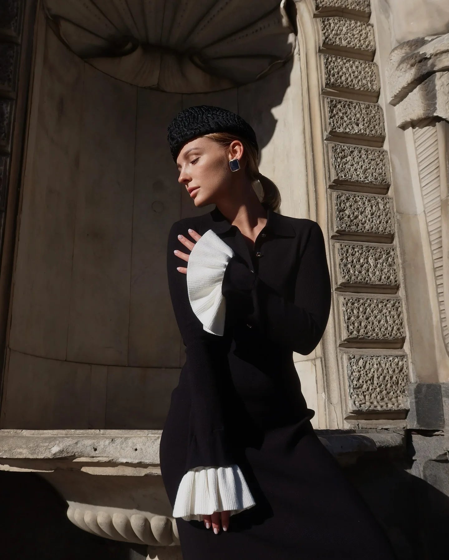 Tossy Weibliche Rüschen Strickwaren Langes Kleid Mode Patchwork Schlank Kontrast Revers Casual Party Kleid Kleid frauen Stricken Maxi Kleid.