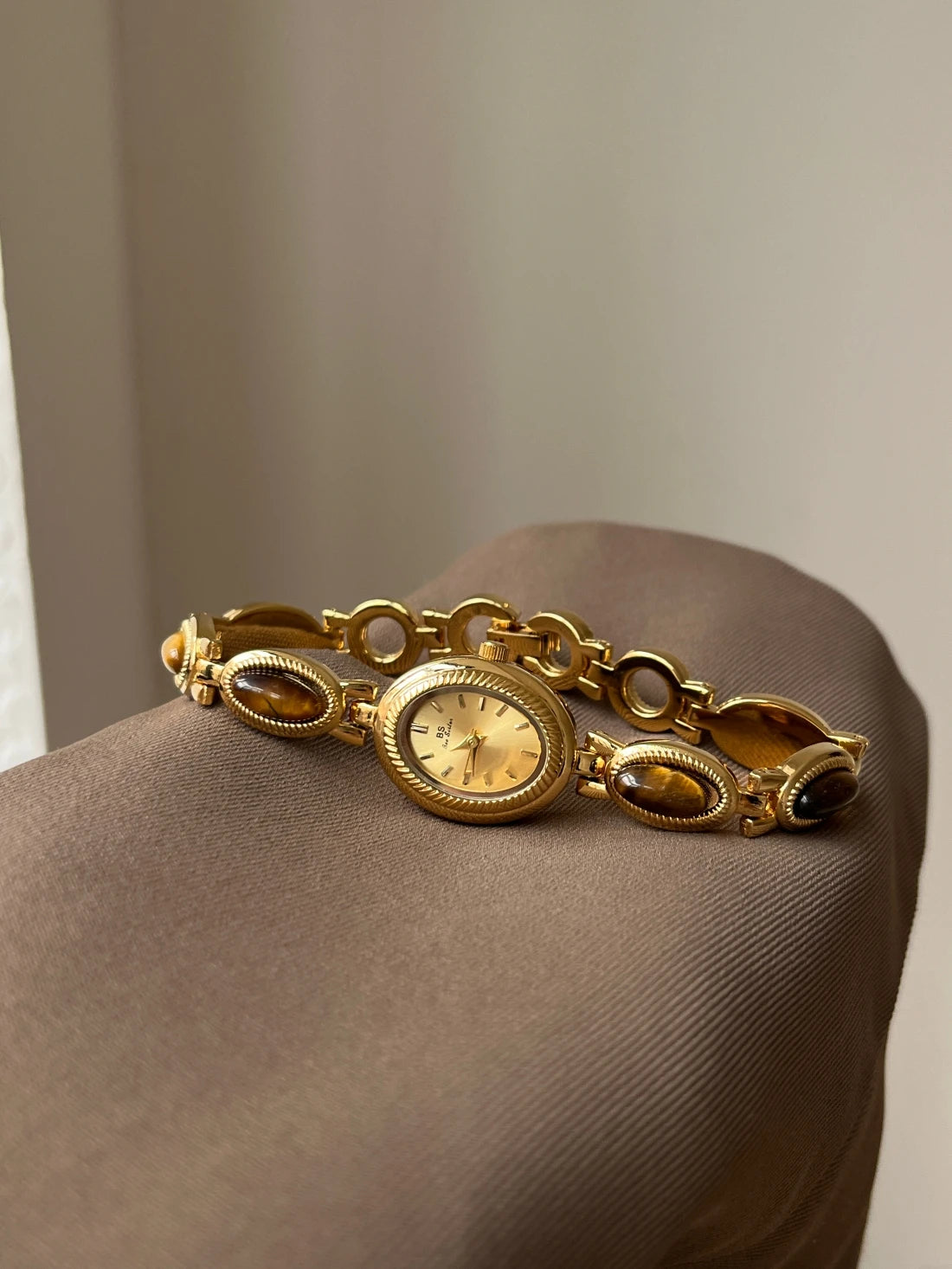 High-end Luxury Watches for Woman Elegant Green Jewelry Jade Quartz Bracelet Wristwatch Gift for Women Lady Fashion Dress Watch.