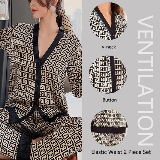 2PcsLarge Größe Frauen Pyjamas Set Gedruckt Homewear Eis Seide Lange Ärmeln Lange Hosen Student Pyjamas Schwarz Strickjacke kann Getragen Werden.