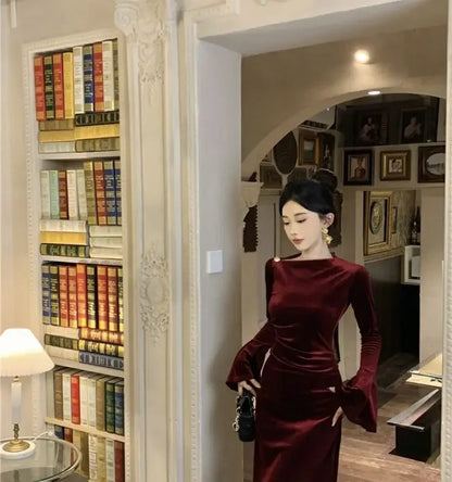 Internet Celebrity High-End-Samtkleid Leichtes, temperamentvolles, hoch tailliertes, schlankes, burgunderrotes Fischschwanzkleid