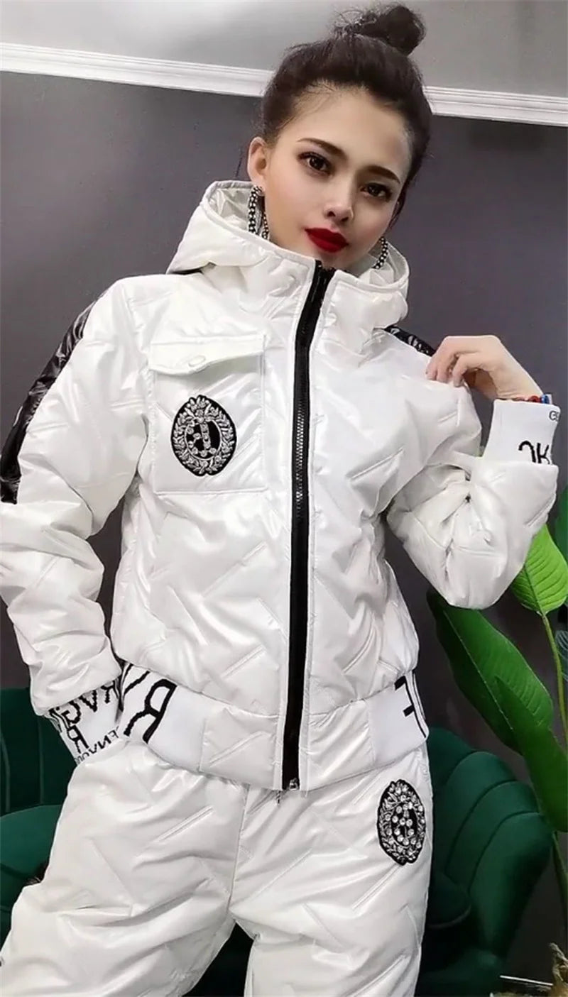 Mode Winter Glänzend Parkas Frauen Anzug Übergroßen Zwei Stück Set Casual Mit Kapuze Baumwolle Gepolsterte Kurzen Mantel + Verdicken Warme Hose Sets.