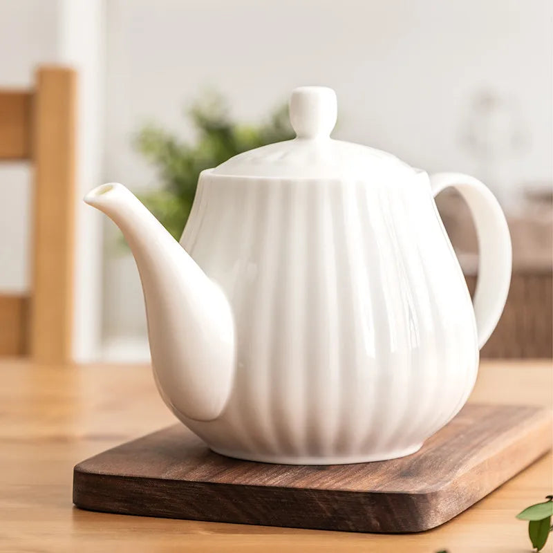 Bone China Coffee Pot Office Teapot Ceramic Large Capacity Tea Pot with Filter Creative Household Simple Handmade White Kettle.