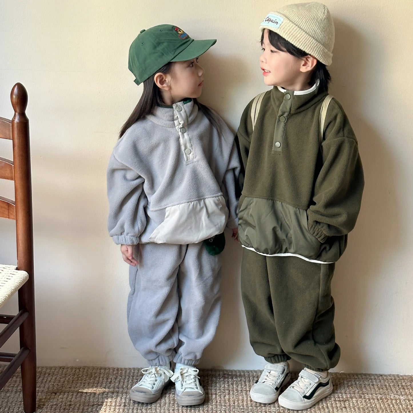 2025 Winter New Children Polar Fleece Sweatshirt Set Boys Girls Plus Velvet Thick Warm 2pcs Suit Kids Casual Sports Outfits.