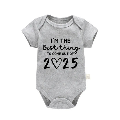 „I'm the Best Thing 2025, Neugeborene Babykleidung, weiße Baumwolle, Sommer-Bodys für Kleinkinder, kurzärmeliger Strampler für Jungen und Mädchen.