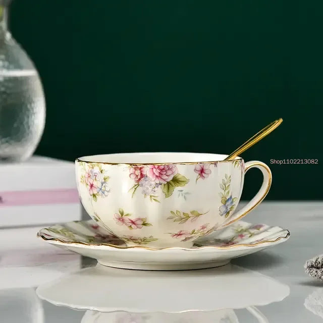 Tea Set Ceramic Coffee Cup Suit British Style High-Grade Bone China Golden edge Tea Cup And Saucer With A Spoon