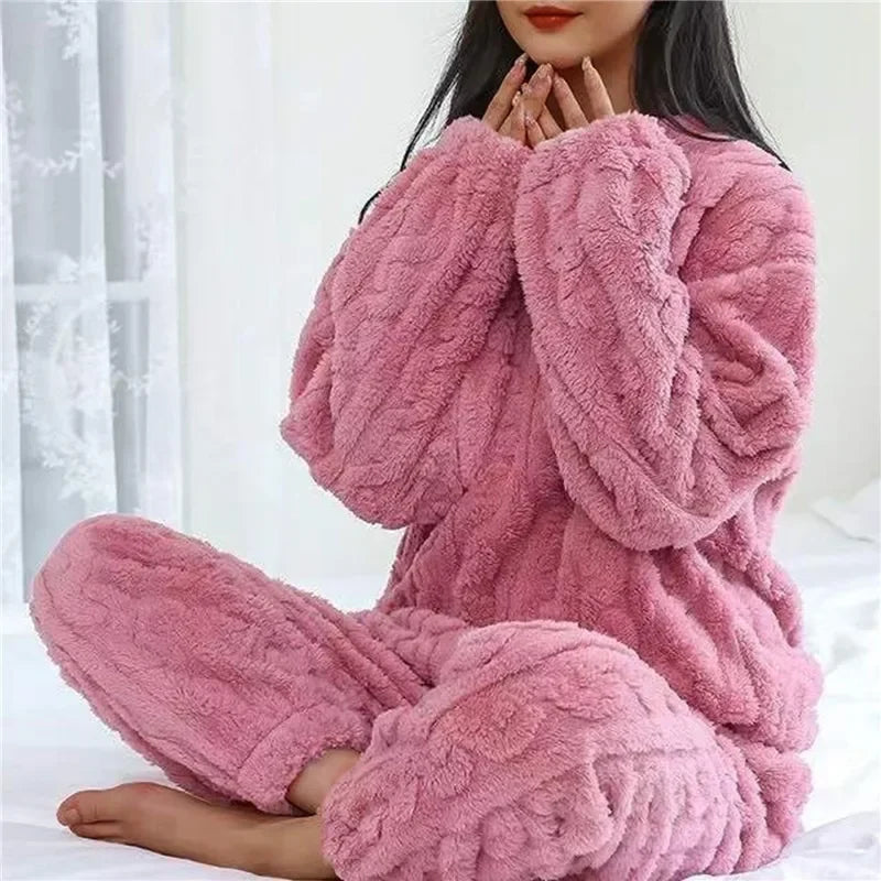 Warmes Pyjama-Set aus weichem Korallensamt-Jacquard für Damen, gemütliche Loungewear-Oberbekleidung für den Winter, Weihnachten, Geschenk für den Schulanfang ﻿.