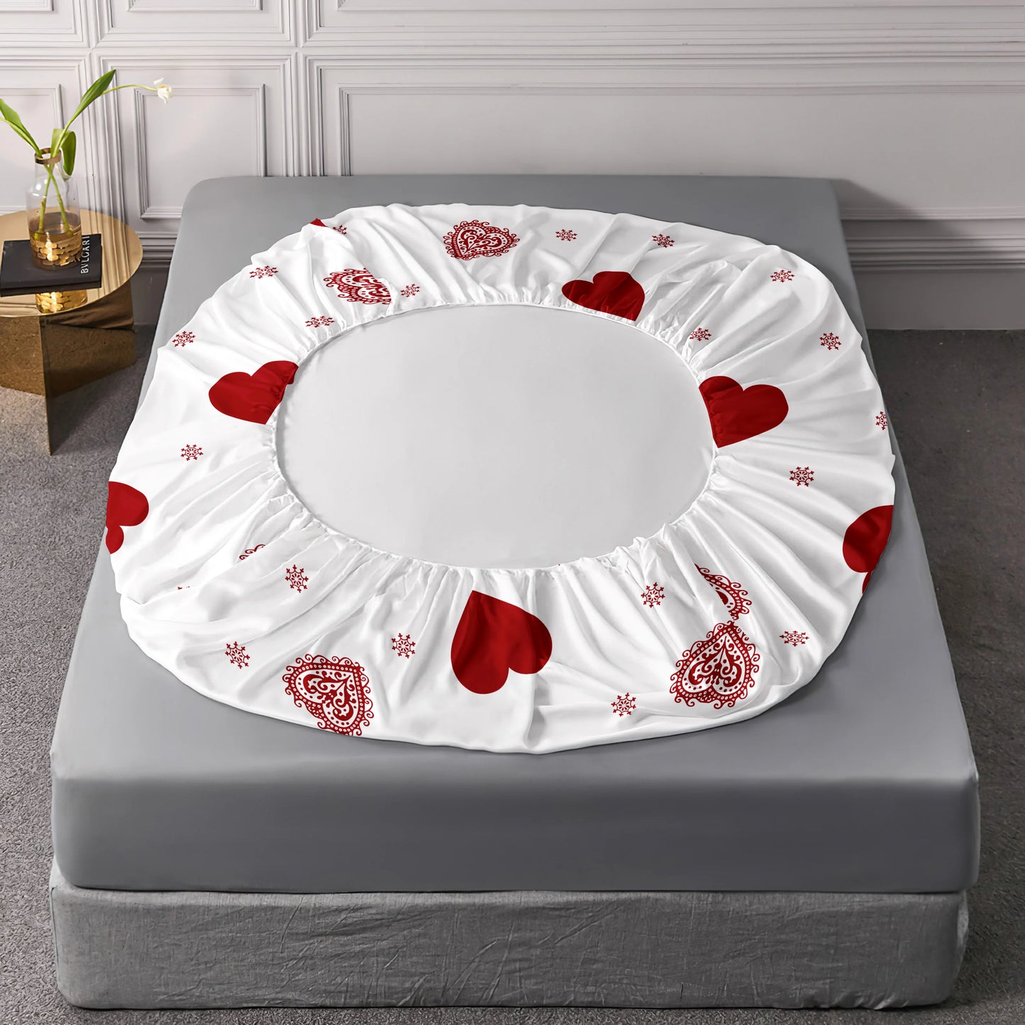 3pcs Valentine's Day Heart Print Bed Canopy Pillowcase Set Romantic Love Theme Red Heart Design Fitted Sheet Suitable for Girls.