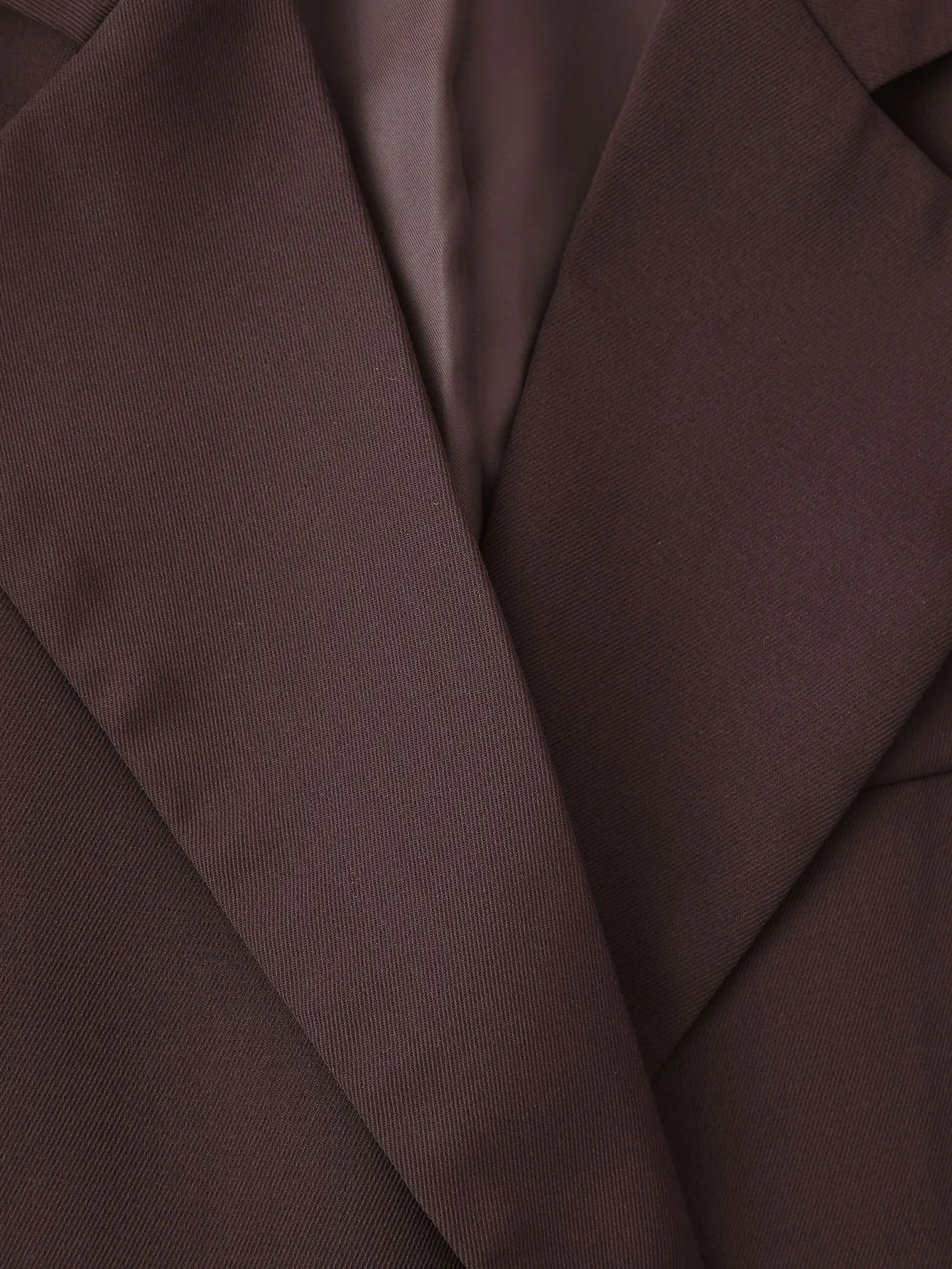 TRAFZA Frauen Elegante Feste Revers Zwei Tasten Anzug Jacke Mode Lange Hülse Dünne Kurze Mäntel 2024 Neue Casual Büro Dame Blazer.