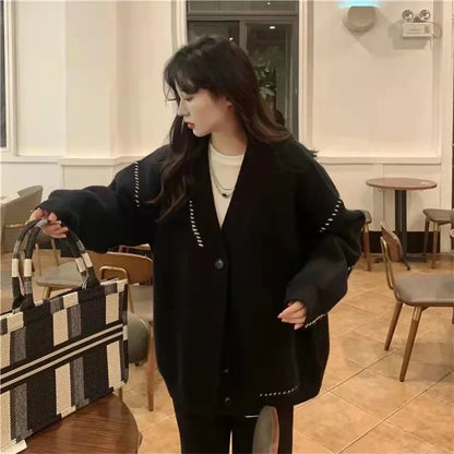 Women's Sweater Coat In Autumn and Winter V-neck Sweaters Jacket To Keep Warm and Loose Wild Academic Style Chic Cardigan.