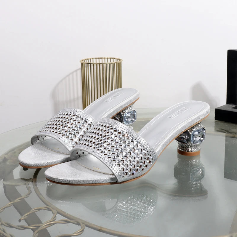 Golden heeles sandals new rhinestones in the summer 2025  thick heels lady slippers wearing banquet luxury elegant slippers.