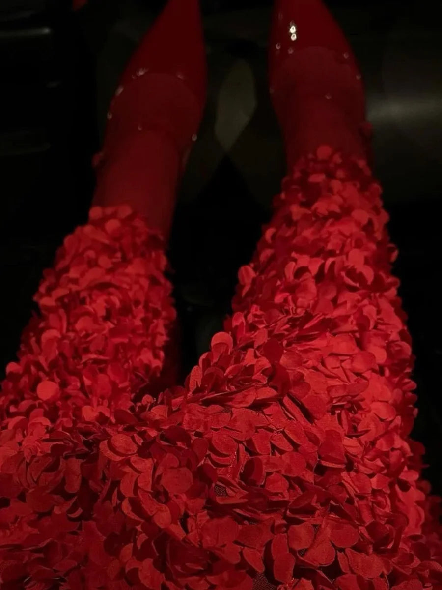 Light Luxury Evening Skirt Autumn Winter Women's Slim Fit Loose Warm Embroidered Petal Side Split Design Temperament Skirt New