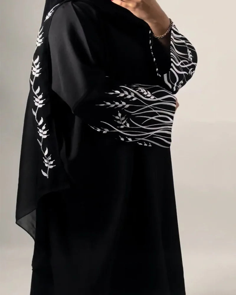 Muslim Women Dress Elegant Black Embroidery Abaya Long Robe Dubai Luxury Eid Ramdan Prayer Dress Kebaya Kaftan Moroccan Dresses.