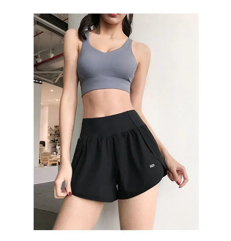 Women Yoga Pocket Shorts Fake Two Piece Anti Peek Shorts High Elastic Loose Fashion Casual Gym Trainning Three Point Pants.