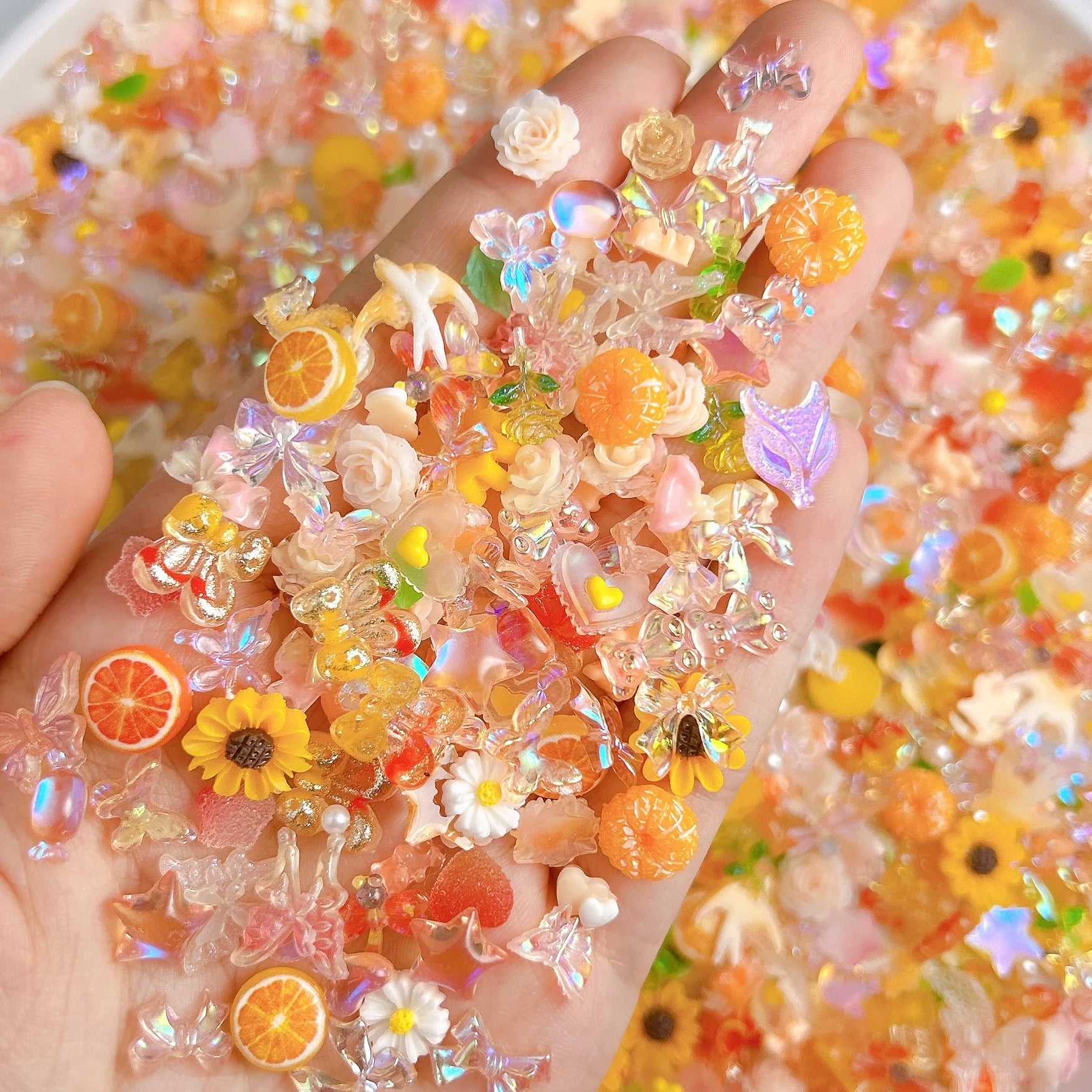 60PCS Creative Fudge Heart Dragonfly Orange Resin Nail Charms Transparent Star Butterfly Flower Mixed Nail Art Decorations DIY.