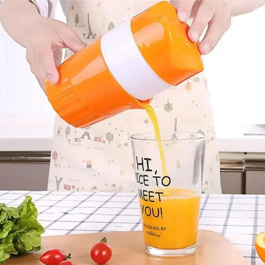 1PC Outdoor Potable Juicer Machine Orange Juice Cup Portable Manual Citrus Juicer for Orange Lemon Fruit Squeezer Child.