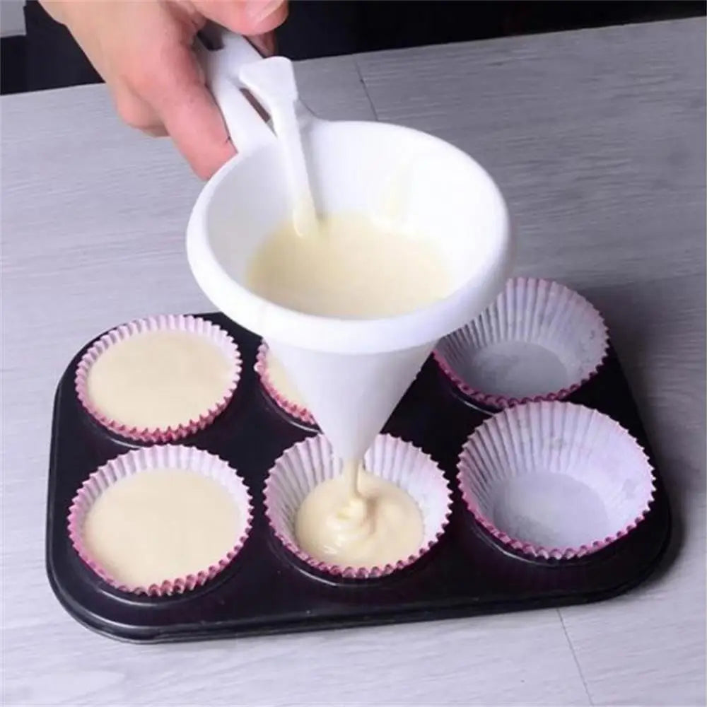 Adjustable Hand-held Baking Funnel Tools Cream Batter Chocolate Liquid Dispenser Pastry Mold Cookie Cupcake Pancake Baking Tools.