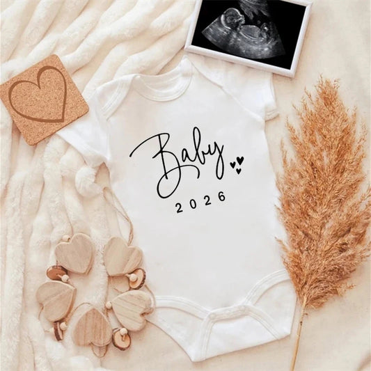 Baby-Ankündigung, bald, 2026, Strampler für Neugeborene, Sommer, Jungen- und Mädchen-Body, Körper, Schwangerschafts-Enthüllung, Kleidung, Säuglingsoverall.