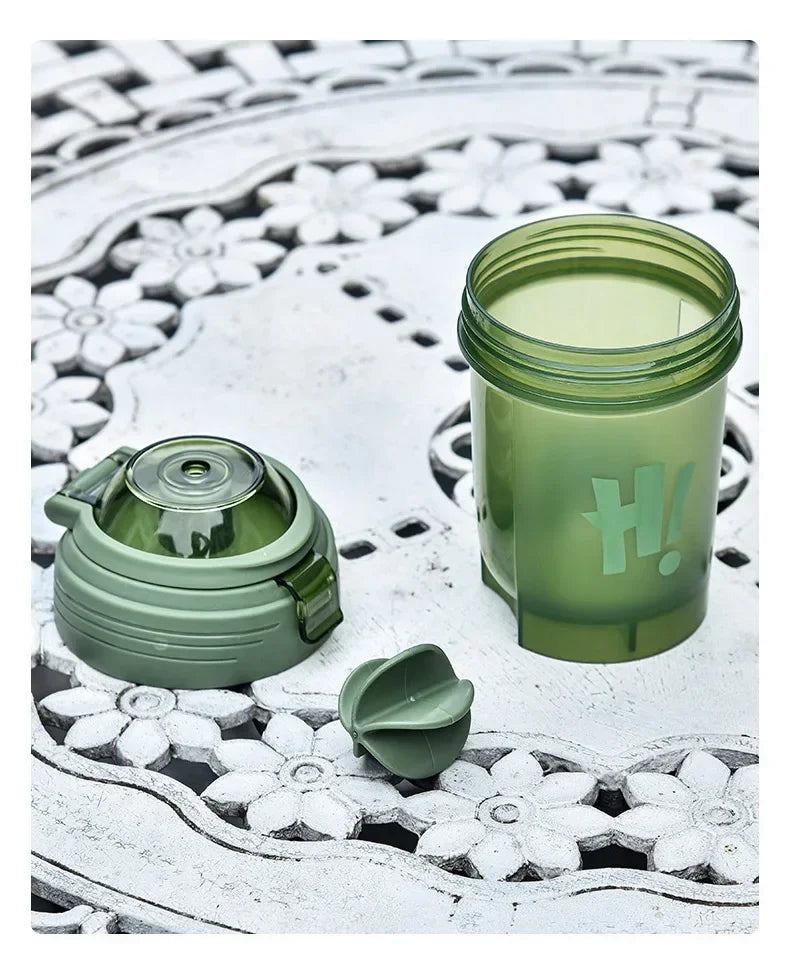 Portable 500ml Protein Powder Shaker Bottle Leak Proof Water Bottle for Gym Fitness Training Sport Shaker Mixing Cup with Scale.