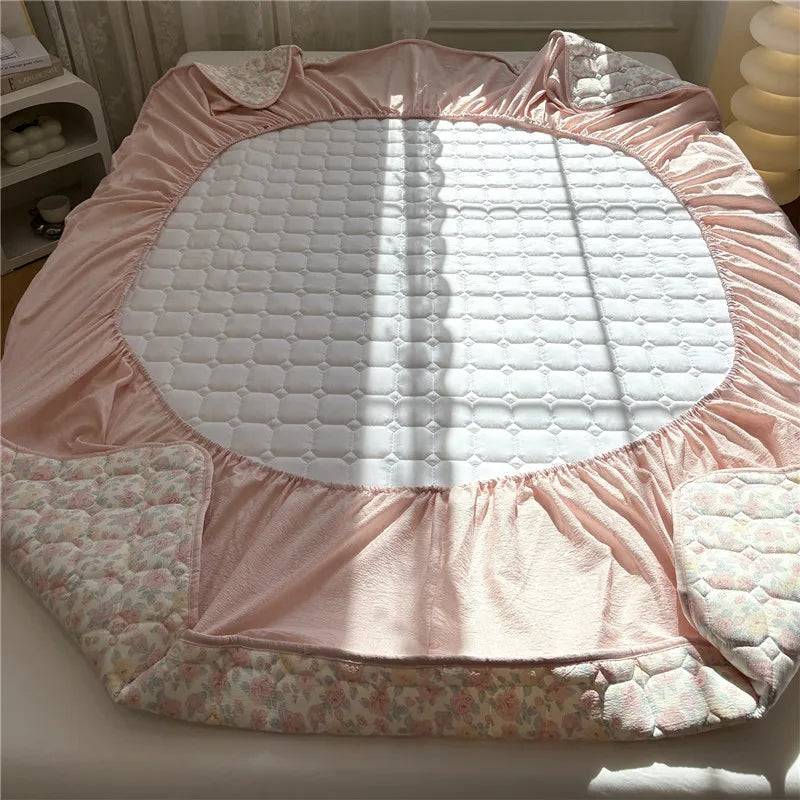 1pc Thicken Bed Cover Cartoon Print Bedspread Non-slip Mattress Protector Quilted Soft Bed Linen 매트리스 커버 (No Pillowcase).