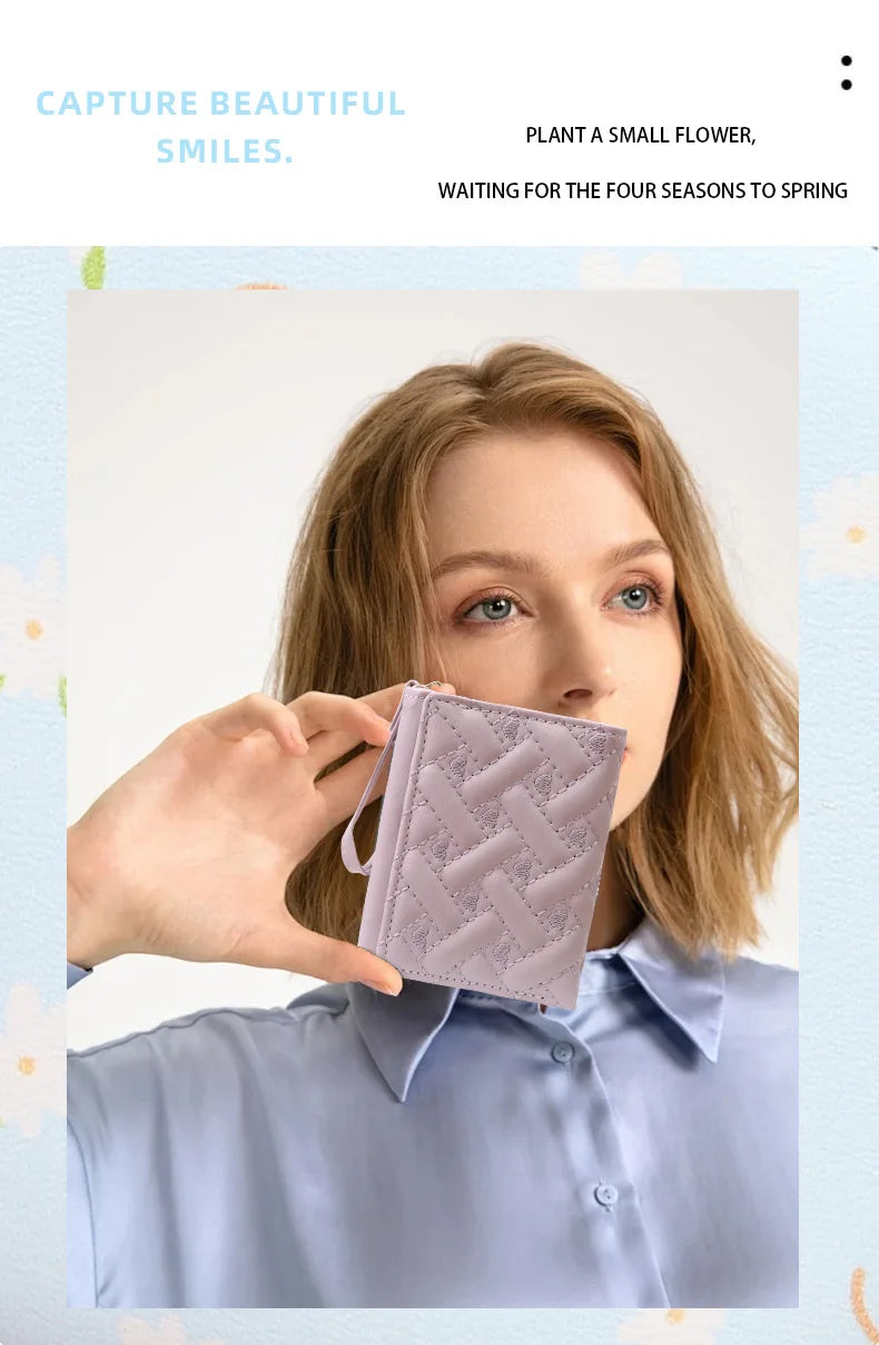 Women's Short Embroidered Love Zero Wallet Zipper Buckle Large Capacity Card Bag Versatile Fashion Simple.