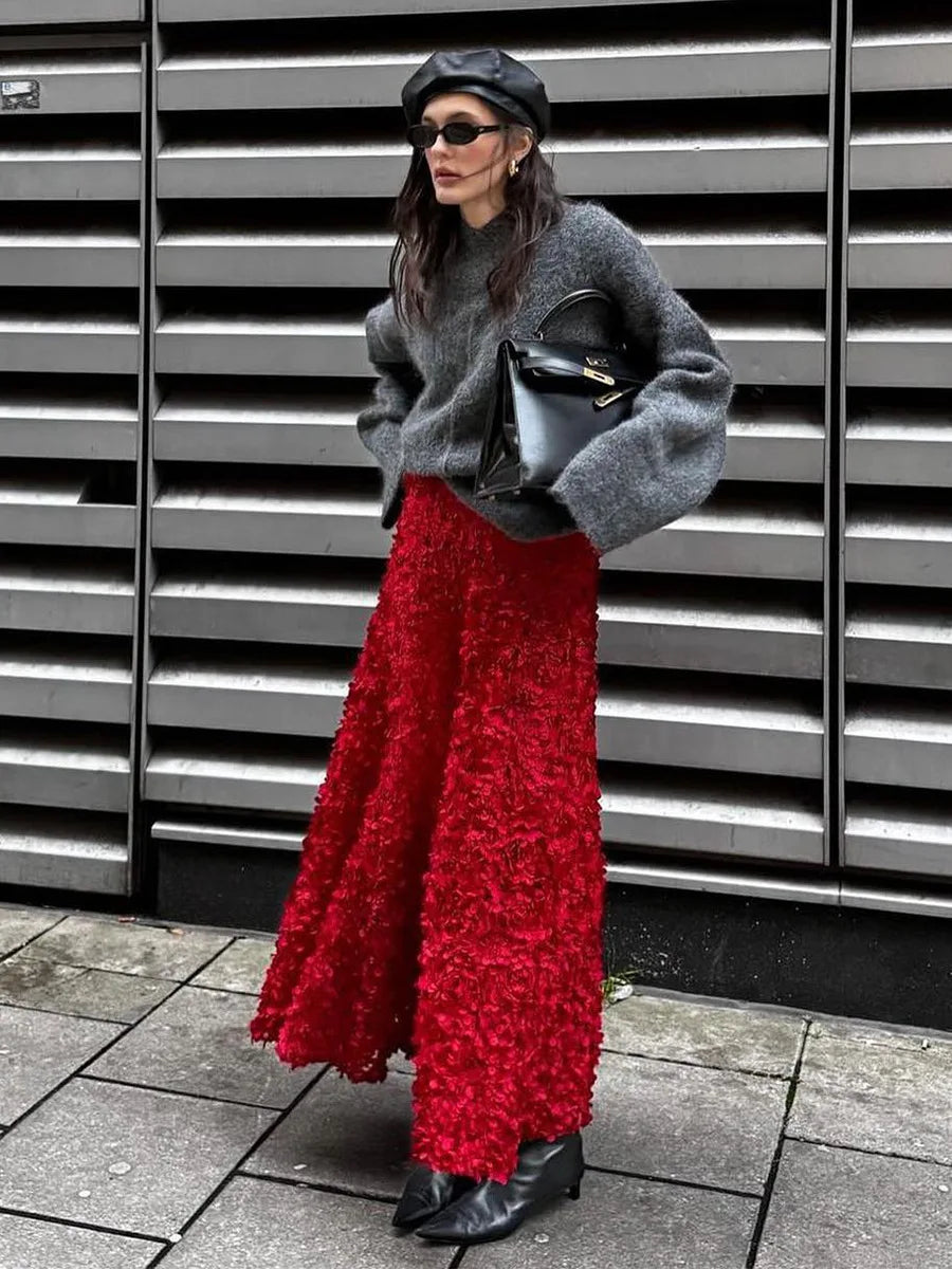 Light Luxury Evening Skirt Autumn Winter Women's Slim Fit Loose Warm Embroidered Petal Side Split Design Temperament Skirt New