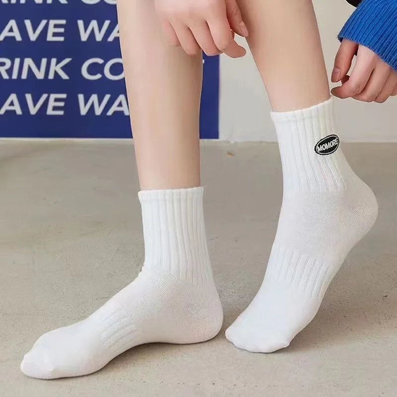 4 Pairs of Men's and Women's Cotton Socks, Four Seasons Anti-odor Running, Sports Sweat-absorbing Embroidery Cotton Socks.