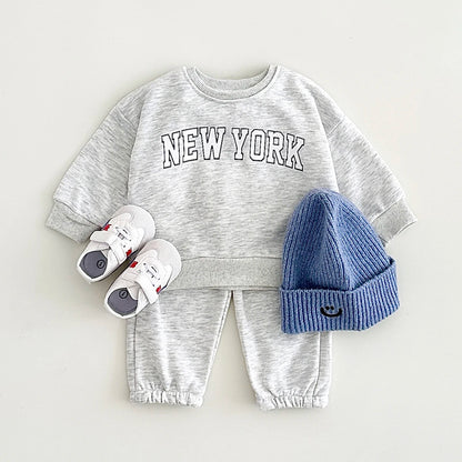 Infant Baby Set Frühling Herbst Brief New York Drucken Neugeborenen Top + Unten Baumwolle Sport kinder Mode Neue Baby Kleidung 0-3Y.