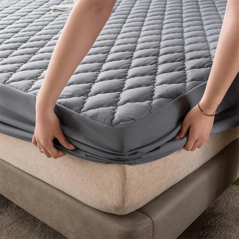 Home Mattress Cover Waterproof Thickened Quilted Waterproof Bed Cover Breathable Mattress Protector Fitted Sheet No Pillowcases.