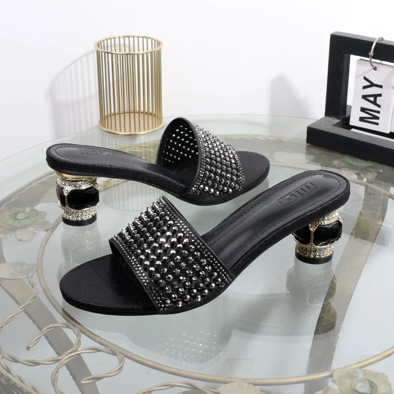 Golden heeles sandals new rhinestones in the summer 2025  thick heels lady slippers wearing banquet luxury elegant slippers.