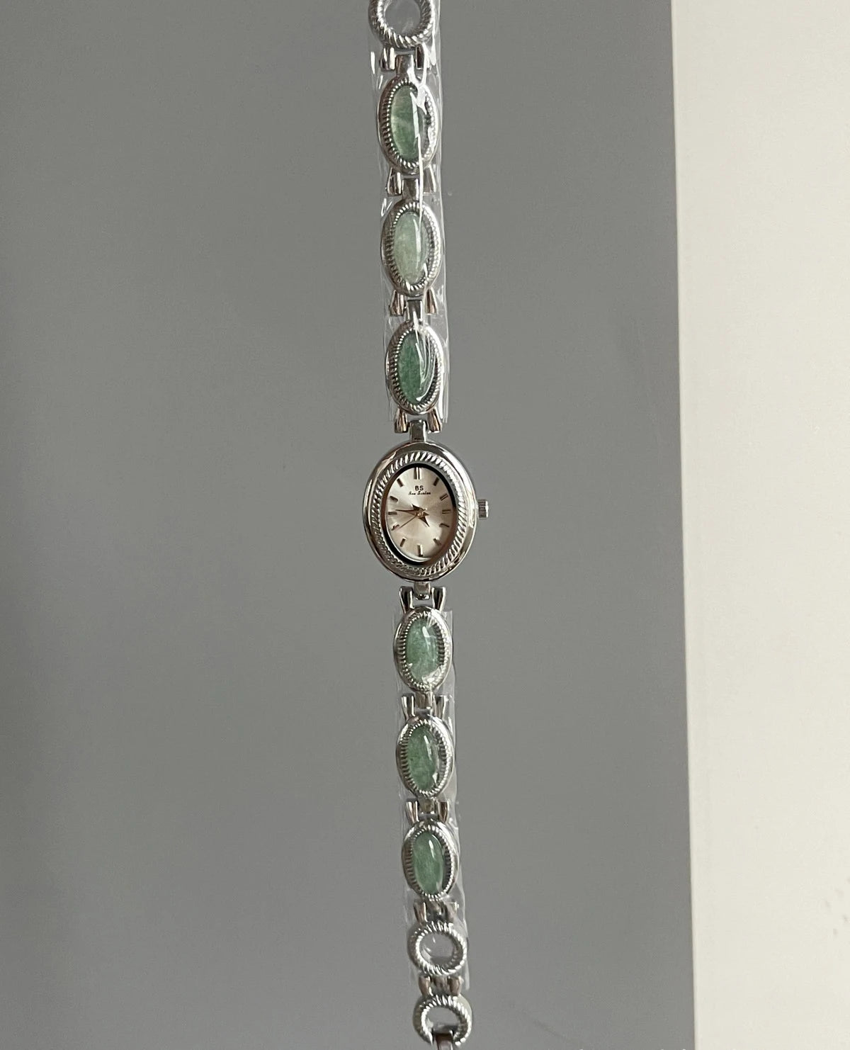 High-end Luxury Watches for Woman Elegant Green Jewelry Jade Quartz Bracelet Wristwatch Gift for Women Lady Fashion Dress Watch.